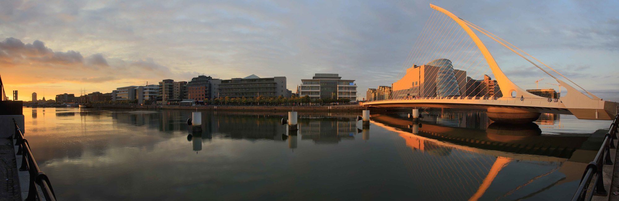The Grand Canal Dock Apartment Dublin Exterior photo